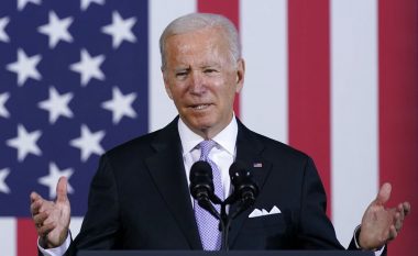 Zëri i Amerikës: Kosova do të ftohet në Samitin për Demokraci të organizuar nga Joe Biden