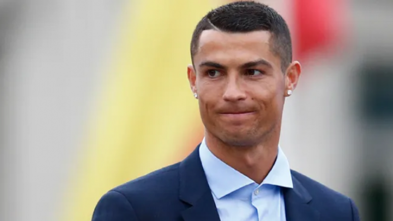 Ronaldo mungon sonte në ceremoninë e Topit të Artë