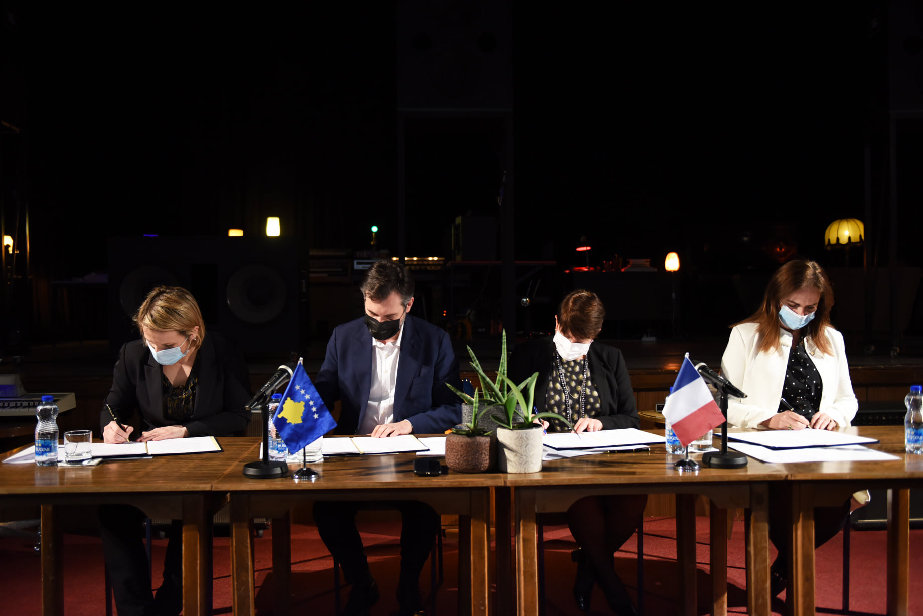 Kosova dhe Franca thellojnë bashkëpunimin kulturor, nënshkruhet marrëveshja mbështetëse mes ministrive dhe ambasadës franceze
