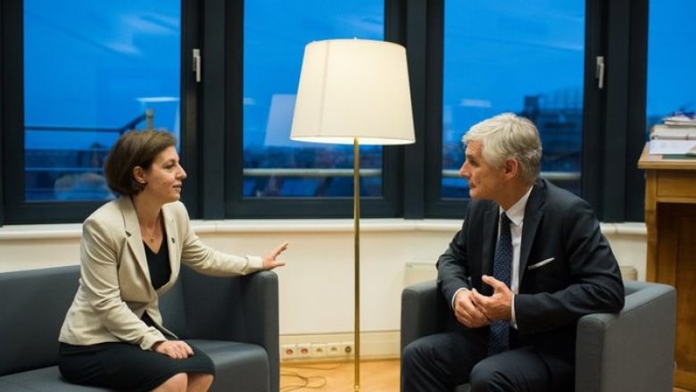 Ministri i jashtëm austriak takon Gërvallën: Kosova mund të llogarisë në përkrahjen e Austrisë drejt një të ardhme të përbashkët
