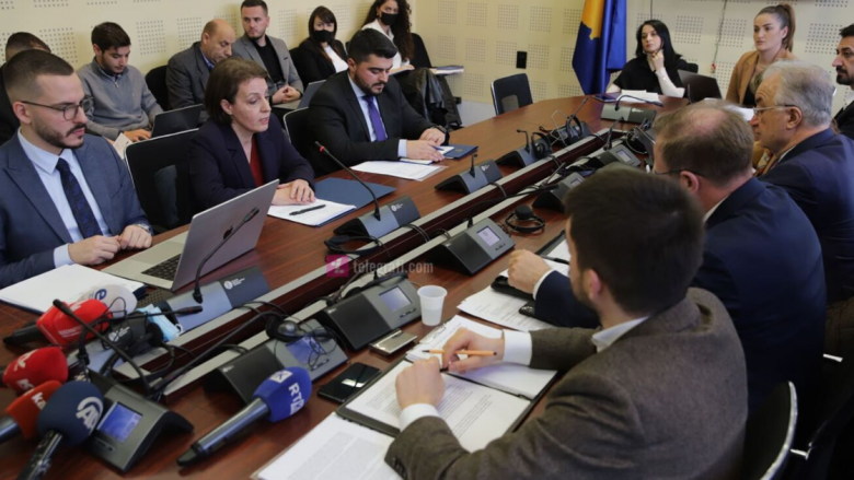 Politika e jashtme e Kosovës, përplasje mes ministres Gërvalla dhe deputetit Xhavit Haliti