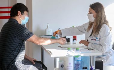 Kroacia bëhet destinacioni kryesor i rusëve për ta marr vaksinën kundër COVID-19