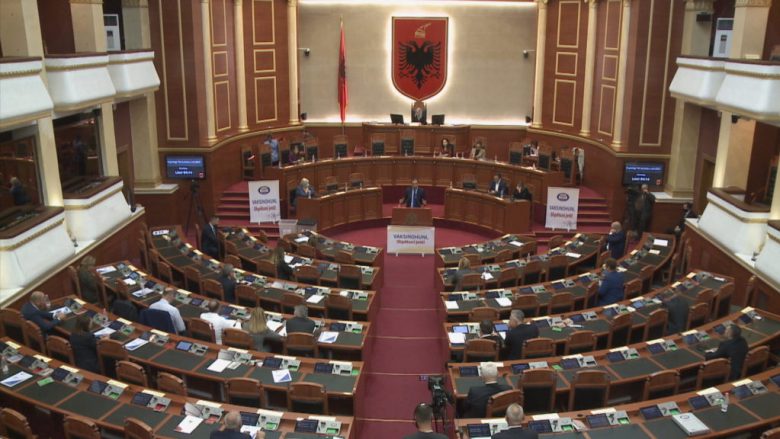 Me 76 vota pro, Kuvendi i Shqipërisë miraton në parim buxhetin 2022