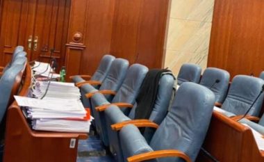 Kuvendi i Maqedonisë së Veriut sot mban seancë, shkarkimi i deputetit Zendeli në rend dite