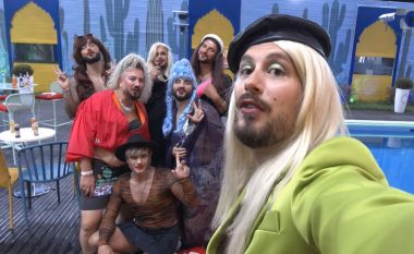 Me fustane dhe makijazh, meshkujt në Big Brother VIP vishen si femra