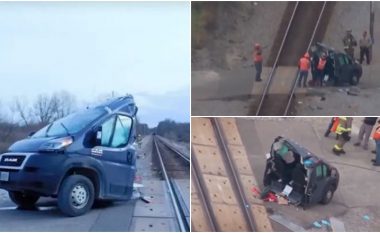 Shoferi i Amazon ishte shumë me fat që është gjallë pasi treni e ndau furgonin e tij në dy pjesë – në një aksident dramatik