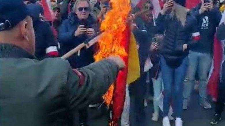 Nacionalistët polakë dogjën flamurin gjerman gjatë Marshimit të Pavarësisë