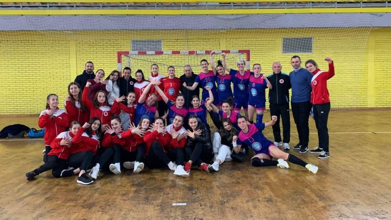 Shqiponja fiton derbin e Gjakovës në hendboll ndaj Vëllaznimit