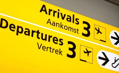 Holanda zbulon 13 raste të reja të variantit “Omicron” të coronavirusit te udhëtarët që arritën nga Afrika e Jugut