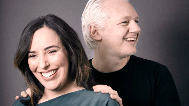 Julian Assange lejohet që të martohet me partneren në burg
