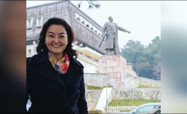 Ambasadorja e SHBA Yuri Kim kthehet në Tropojë, zbulon premtimin që mbajti