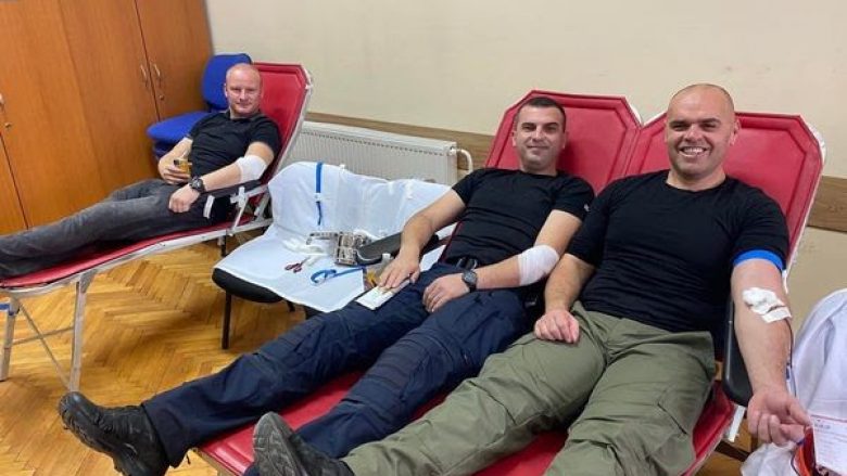31 pjesëtarë të Policisë së Kosovës dhurojnë vullnetarisht gjak