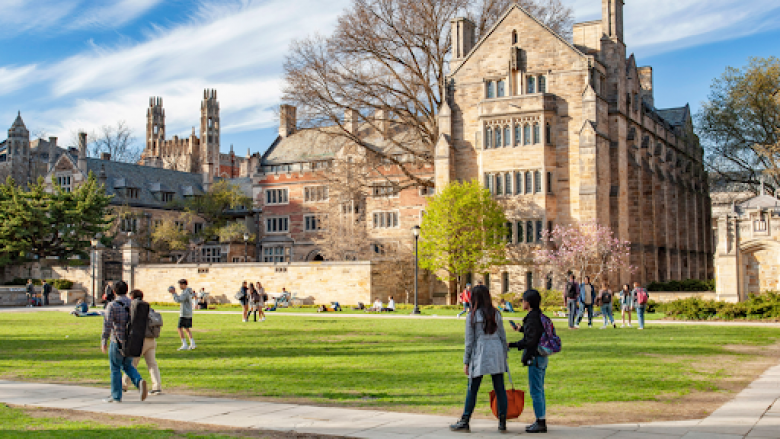 Pas kërcënimeve me bombë rihapet Universiteti Yale – policia në kërkim të kërcënuesit