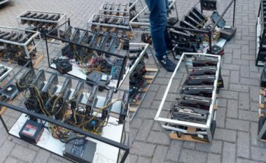 Vjedhin 20 makina për prodhimin e kriptovalutave në Zubin Potok