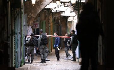 Të shtëna në Jerusalem, një person i armatosur vret një dhe plagos tre të tjerë