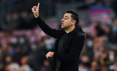 Xavi: Synimi i Barcelonës është të përfundojë në top katër