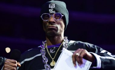 Pagoi 450 mijë dollarë që të jetë fqinji virtual i Snoop Dogg