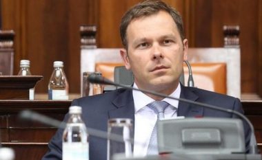 Ministrit të Vuçiqit i merret titulli “doktor shkence” për shkak të plagjiaturës
