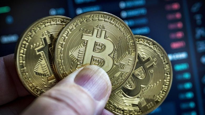 Burri që pretendon se krijoi Bitcoinin, fiton procesin gjyqësor për kriptovalutat që kapin vlerën e 54 miliardë dollarëve