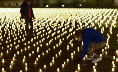 Vajtojnë në Bern, zviceranët ndezin 11.288 qirinj – nga një për çdo viktimë të COVID-19