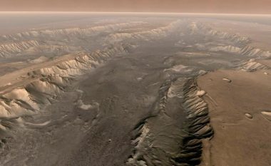Sasi të mëdha uji janë zbuluar në Mars