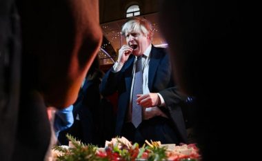 Boris Johnson pritet të hetohet - shkoi në festa gjatë bllokimit total në Britani