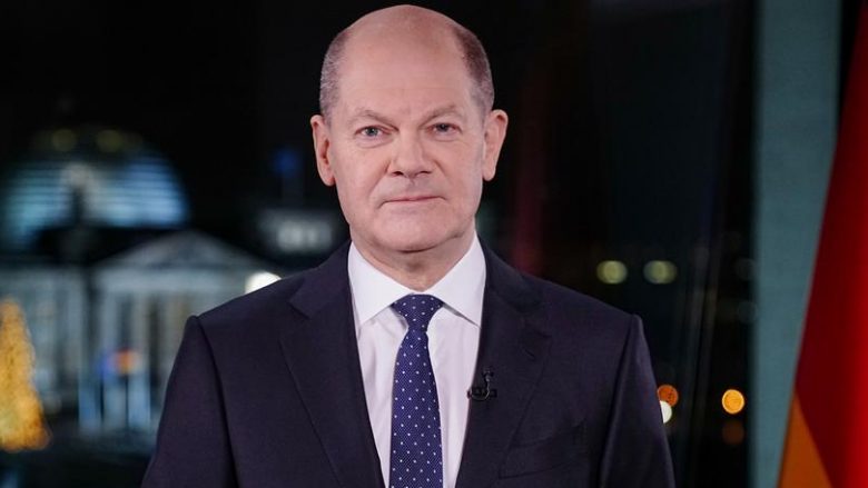 Kancelari Olaf Scholz: Duhet të jemi më të shpejtë se virusi!