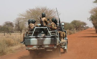 Ekstremistët vranë 14 persona në Burkina Faso