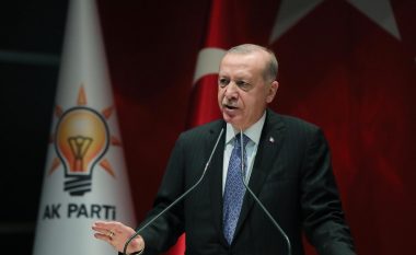 Pas krizës ekonomike dhe zhvlerësimit të lirës - Erdogan rrit pagën minimale për 50 për qind