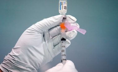 CDC rekomandon vaksinat Pfizer dhe Moderna përpara Johnson & Johnson