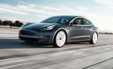 Makinat elektrike më të shitura në Evropë – Tesla ruan fronin