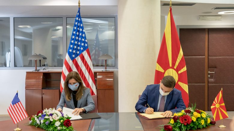 Maqedonia e Veriut dhe SHBA nënshkruajnë marrëveshje për sigurinë dhe mbrojtjen e informacioneve të klasifikuara
