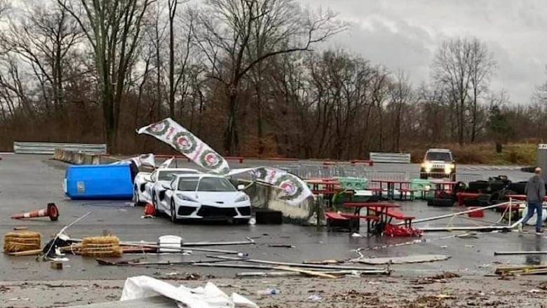 Janë bërë të pariparueshme, rreth 122 vetura Chevrolet Corvette C8 të reja do “nxirren nga tregu” pas tornadove në Kentucky