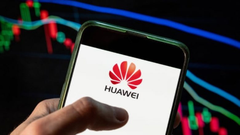 Huawei thotë se të ardhurat ranë me 29 për qind këtë vit për shkak të sanksioneve