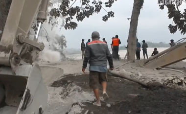 Shkon në 22 numri i viktimave nga shpërthimi i vullkanit në Indonezi