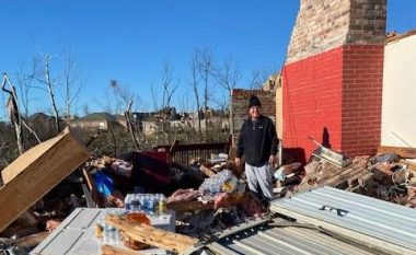 “Për herë të tretë, ne po ia fillojmë nga e para”: Rrëfimi i burrit që iku nga lufta në Bosnjë, të cilit tornado ia shkatërroi shtëpinë në SHBA