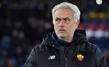 Mourinho i dëshpëruar me futbollin në Itali, e këshillon yllin të skuadrës të largohet nga Roma