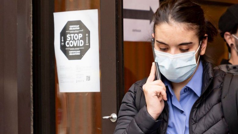 Spanja do ta bëjë të detyrueshme bartjen e maskave në ambientet jashtë për shkak të rritjes së rasteve nga COVID-19