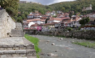 Dyshohet se shtatë persona u helmuan me ushqim, mbyllet një lokal në Prizren
