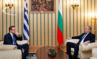 Radev-Mitsotakis: Marrëveshjet me Bullgarinë dhe Greqinë do të përfshihen në kuadrin negociator të Maqedonisë së Veriut