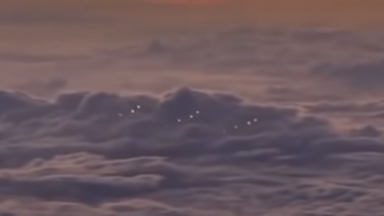 Piloti regjistron pamjet, aty shihet “flota e UFO-ve” mbi Detin e Kinës Jugore