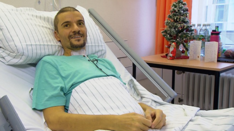 Valon Krasniqi buzëqesh, sepse ai mbijetoi: Mediumi gjerman sjell rrëfimin e shqiptarit që i mbijetoi COVID-19, pas pesë javë qëdrimi në koma