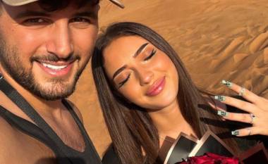 Reperi Dardan i propozon të dashurës gjatë pushimeve të tyre në Dubai