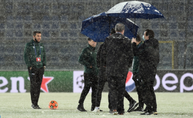 Ndeshja Atalanta – Villarreal shtyhet për 20 minuta shkaku i borës