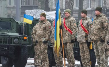 Presidenti ukrainas: Forcat e armatosura të Ukrainës janë në gjendje të reagojnë ndaj çdo sulmi nga Rusia