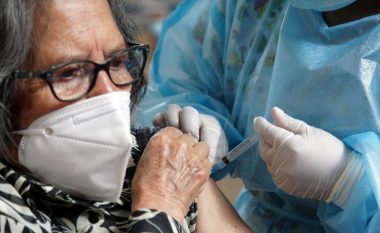 COVID-19: Ekuadori e bën të detyrueshëm vaksinimin për shumicën e qytetarëve