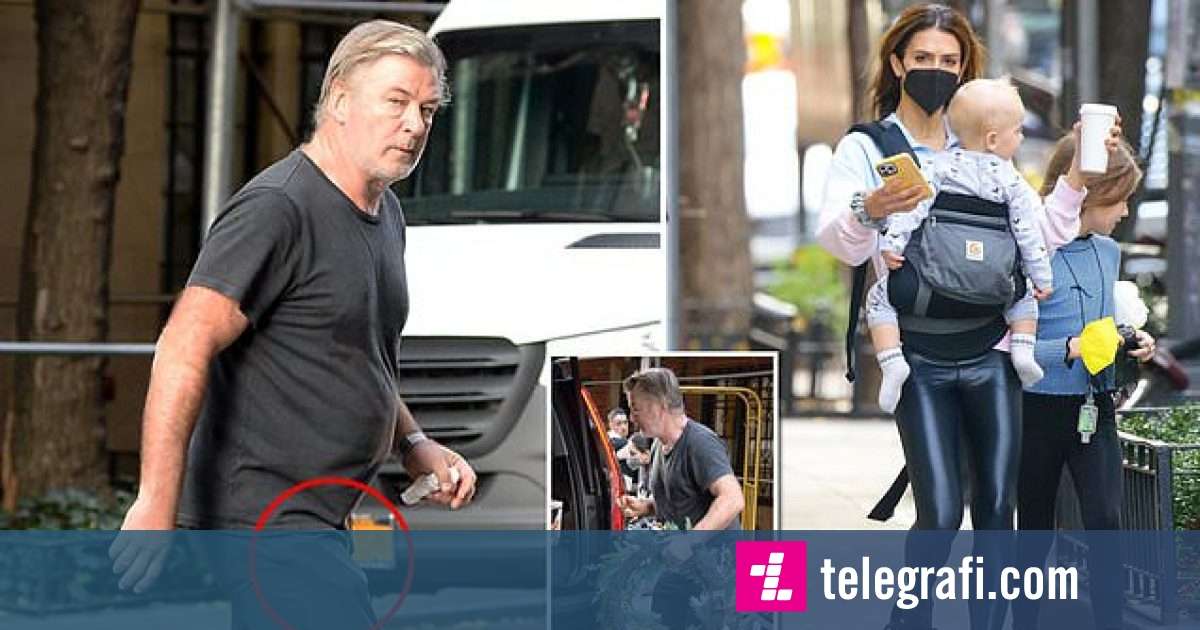 A Day After The Search Warrant Was Issued For His Iphone Alec Baldwin