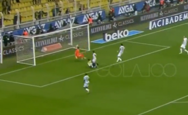 Mërgim Berisha shënon gol të bukur te Fenerbahce