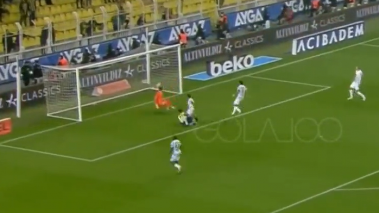 Mërgim Berisha shënon gol të bukur te Fenerbahce