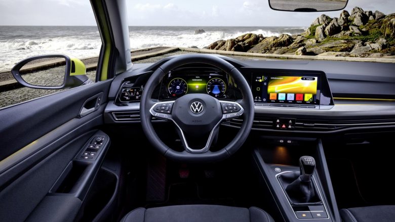 Të gjithë VW Golf 8 duhet të shkojnë në punëtori për përditësime të softuerit